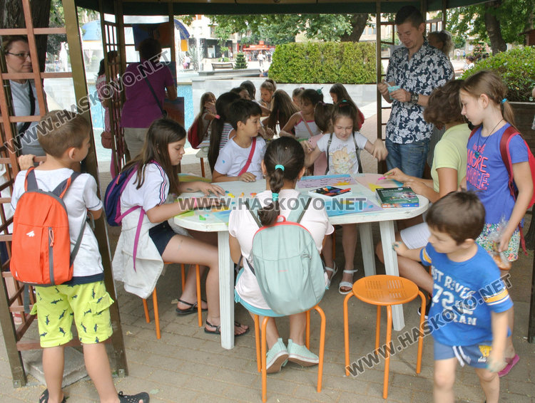 Своето бъдеще без зависимости рисуваха децата на Хасково