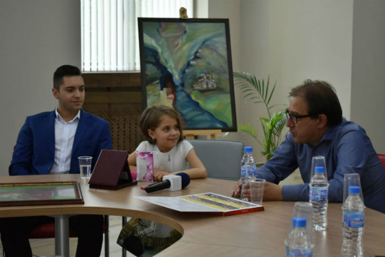 В родния Асеновград: Подаръци и изненади за талантливата Ели Василева