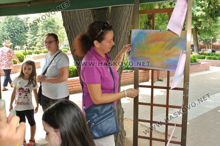 Своето бъдеще без зависимости рисуваха децата на Хасково