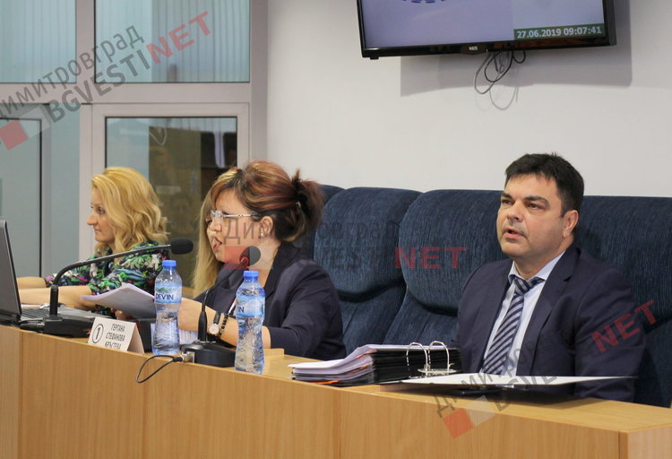 ОбС даде зелена светлина за дългосрочен общински кредит за близо милион лева, който предизвика дебати