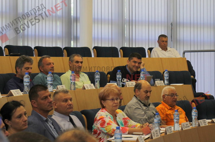 ОбС даде зелена светлина за дългосрочен общински кредит за близо милион лева, който предизвика дебати