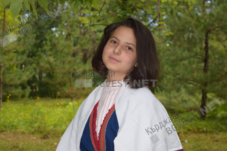 Над 400 самодейци се надпяват и надиграват на Националния тракийски събор в Кърджали днес