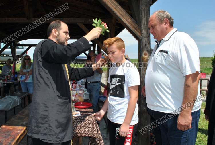 Молебен и курбан за апостолите Петър и Павел до едноименния параклис край Конуш