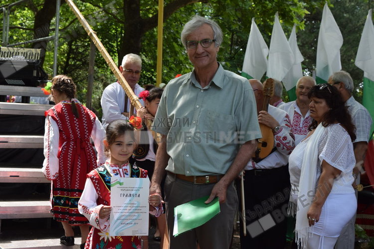 Над 400 самодейци се надпяват и надиграват на Националния тракийски събор в Кърджали днес