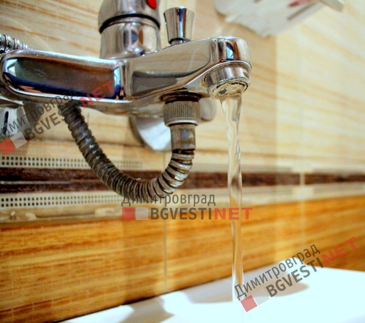 Димитровград осъмна с вода в чешмите