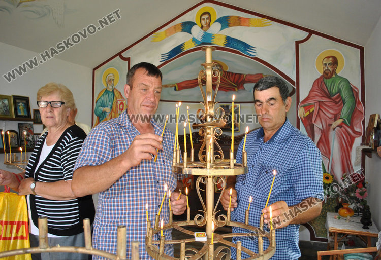 Молебен и курбан за апостолите Петър и Павел до едноименния параклис край Конуш