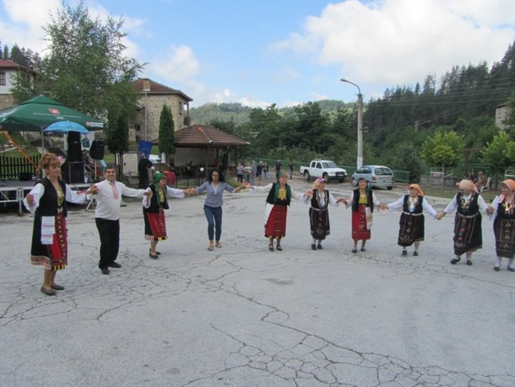 Над 600 участници пеят и свирят на третия Национален конкурс "С песните на Георги Чилингиров"