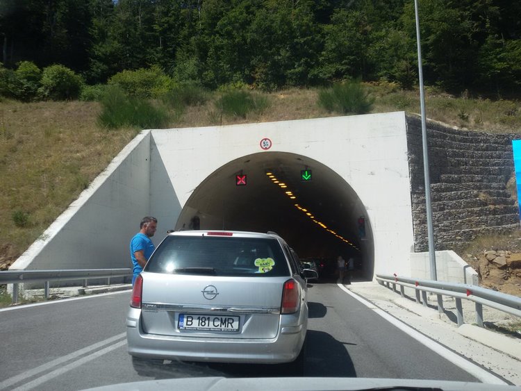 В неделния ден - опашката на Маказа достига 3 километра
