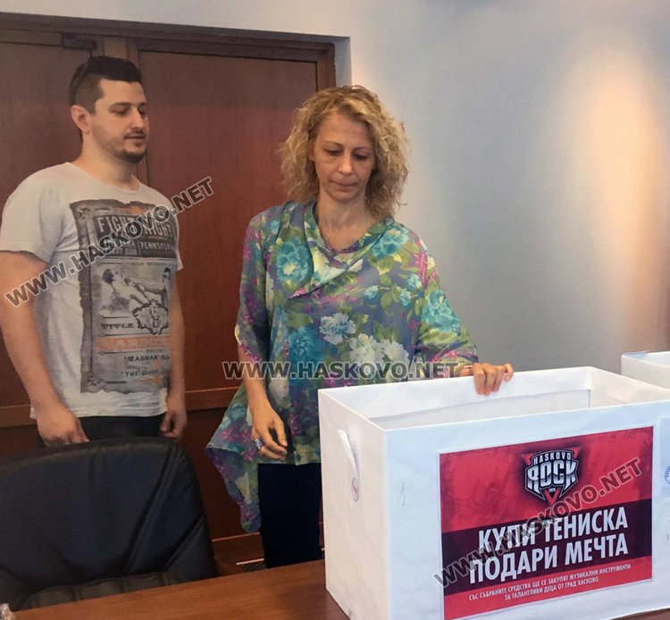 Събраха се 3 670 лв. от Рок феста за инструменти на талантливи деца