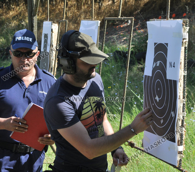 Адам Адамов отново топ стрелец сред полицаи и военни