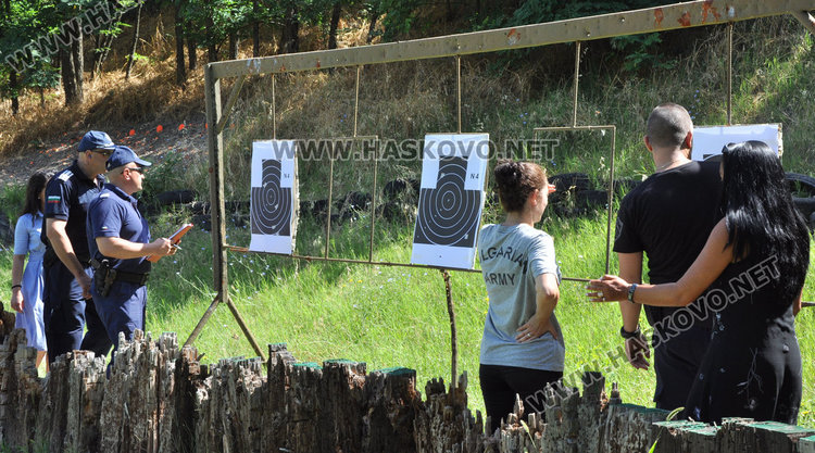 Адам Адамов отново топ стрелец сред полицаи и военни