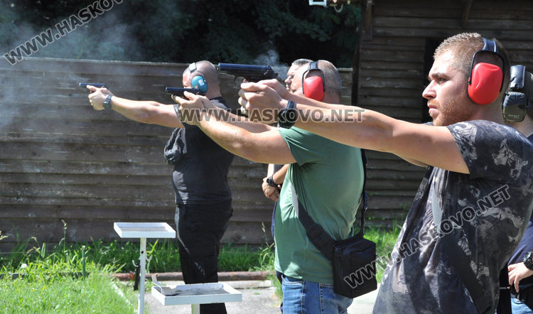 Адам Адамов отново топ стрелец сред полицаи и военни