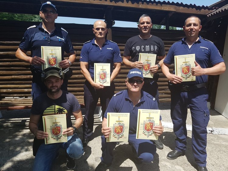 Адам Адамов отново топ стрелец сред полицаи и военни