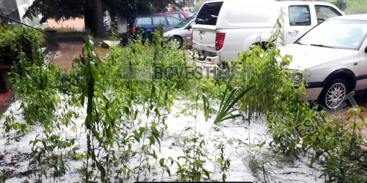 Силна буря с гръмотевици и градушка се разрази над Смолян