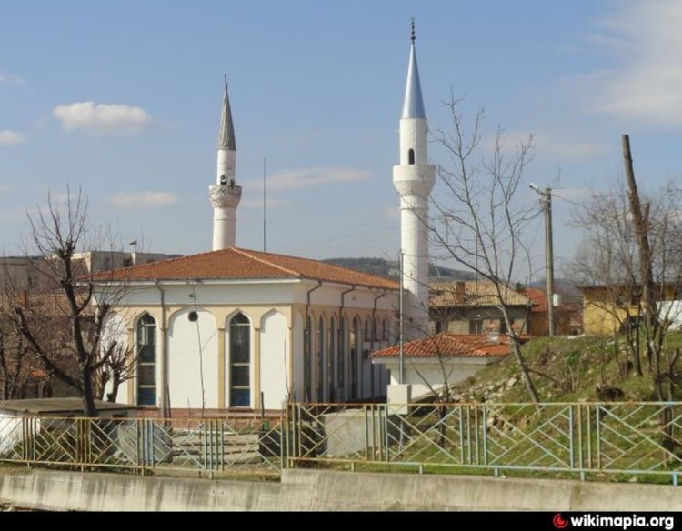 Хлапаци откраднаха метална каса с дарения от джамията в Момчилград