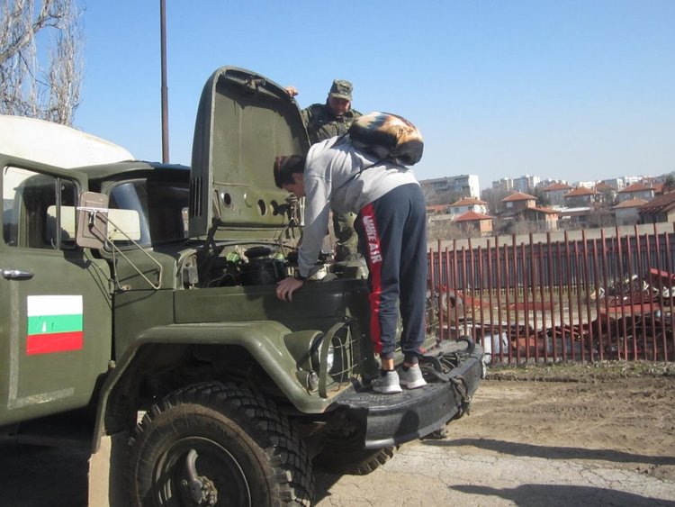 Спорт, култура и технически умения отварят прозорчета към света в Професионалната гимназия по транспорт и аграрни технологии в Хасково