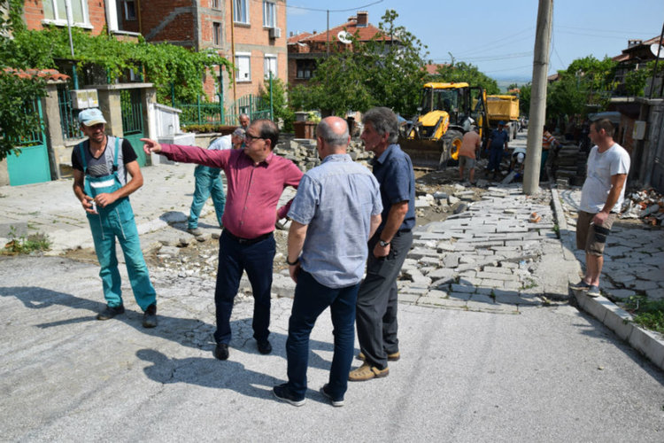 Емил Караиванов: Настоявам за експедитивни и качествени ремонти на улиците, пострадали от пороите