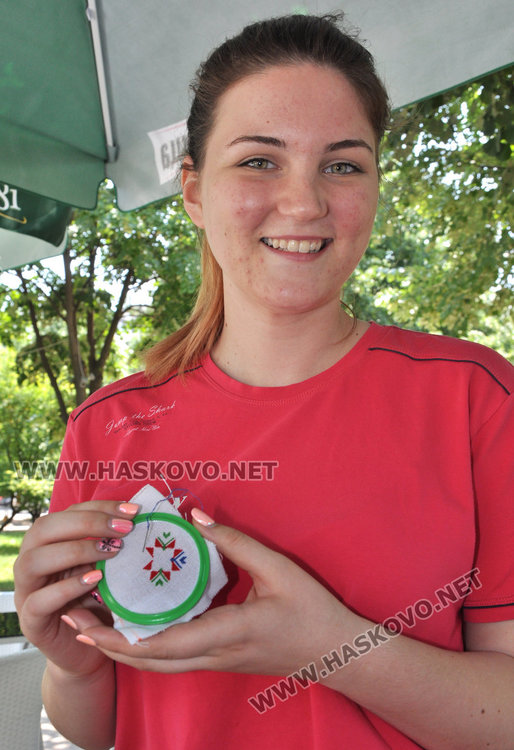 Бродирани с български шевици бижута "летят" от Хасково за  Щатите