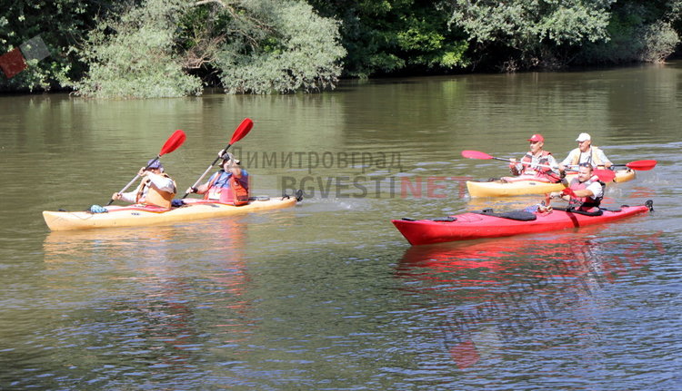 Гребци пътуват  по Марица от Димитровград до Свиленград