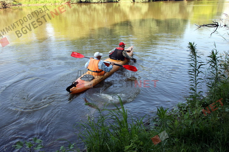 Гребци пътуват  по Марица от Димитровград до Свиленград