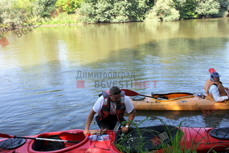 Гребци пътуват  по Марица от Димитровград до Свиленград