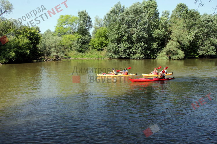 Гребци пътуват  по Марица от Димитровград до Свиленград