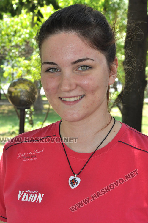 Бродирани с български шевици бижута "летят" от Хасково за  Щатите