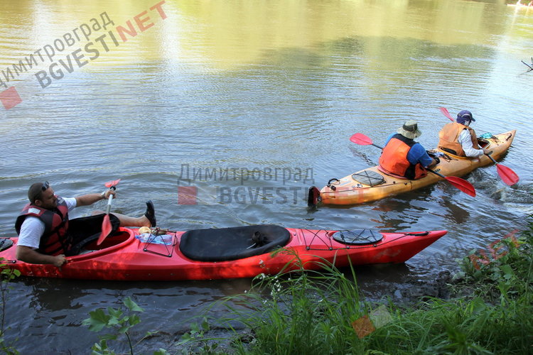 Гребци пътуват  по Марица от Димитровград до Свиленград