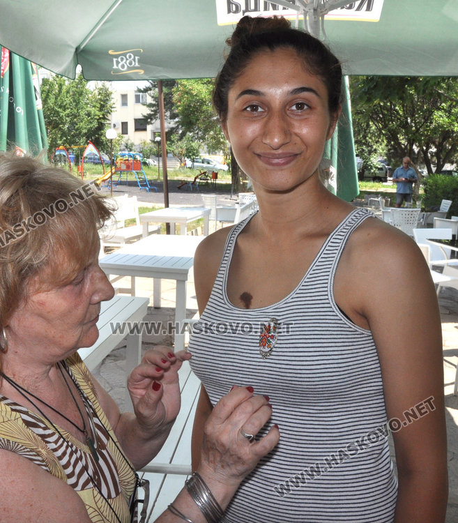 Бродирани с български шевици бижута "летят" от Хасково за  Щатите