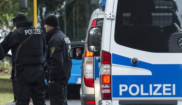 В Германия е арестуван 14-годишен българин, изнасилил момиче