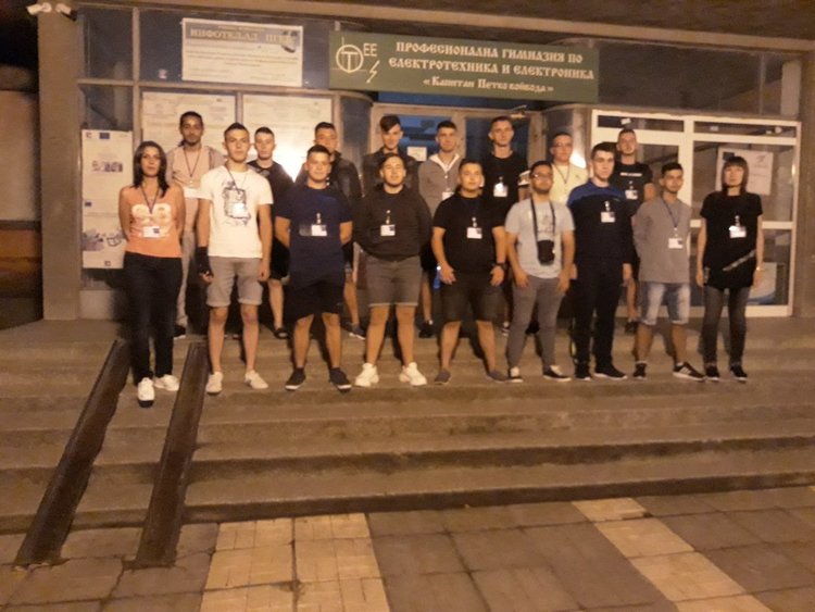 Ученици от ПГЕЕ "Капитан Петко войвода" се подготвят за нова международна практика