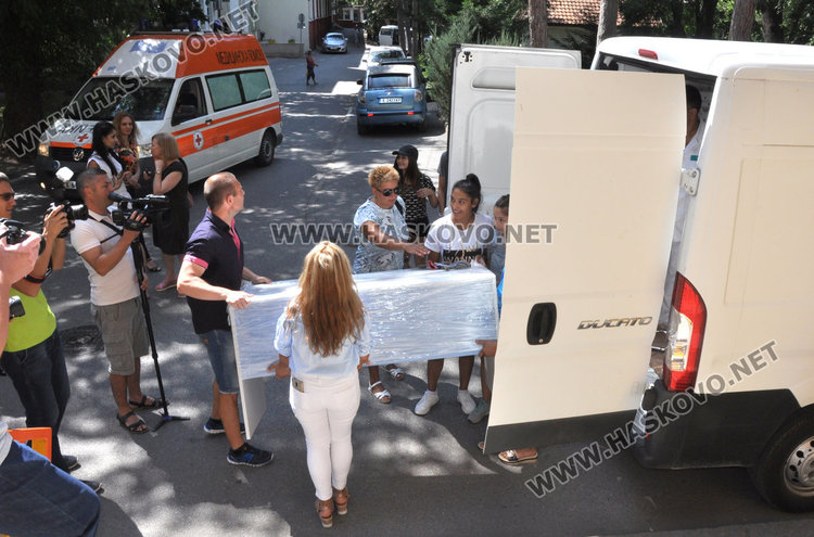 С дарение за 33 000 лева обзаведоха ремонтирания първи етаж на Детско отделение