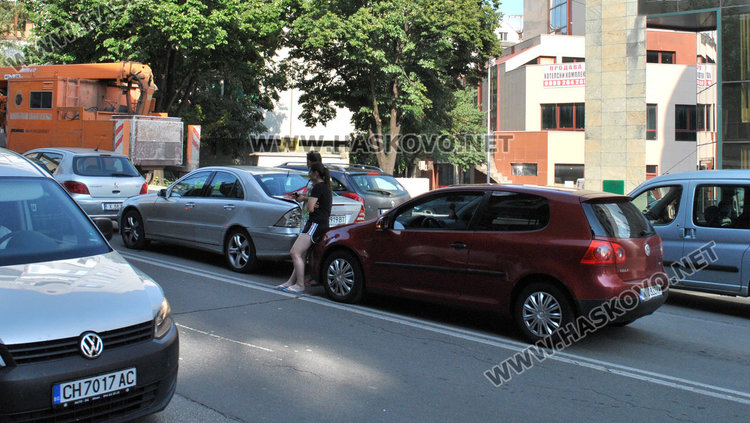 Катастрофа между 3 хасковски коли затапи движението по "Съединение"