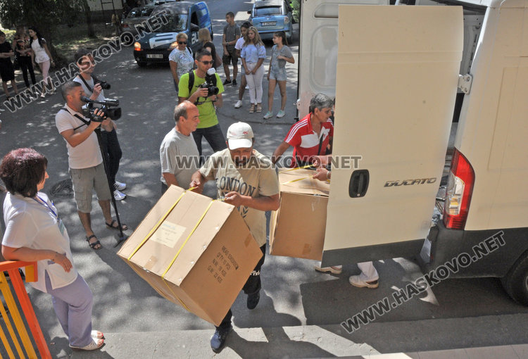 С дарение за 33 000 лева обзаведоха ремонтирания първи етаж на Детско отделение