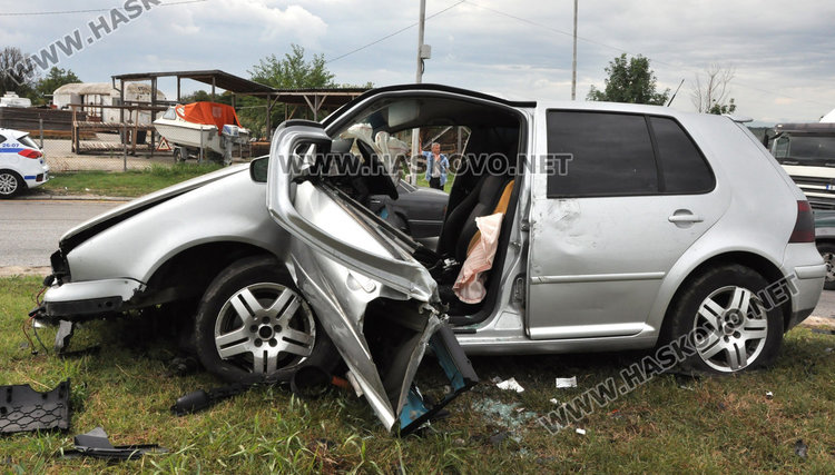 Свалят на 5 см нивото на кръговото на Кърджалийска след катастрофата (видео)