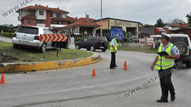 25-годишен с Голф пострада при катастрофа на кръговото на Кърджалийска