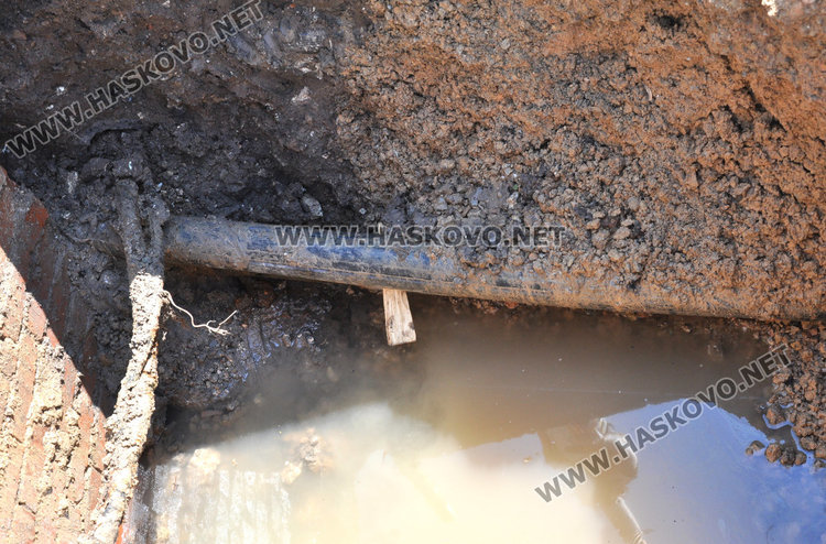 Центърът и "Раковски" пак без вода заради авария