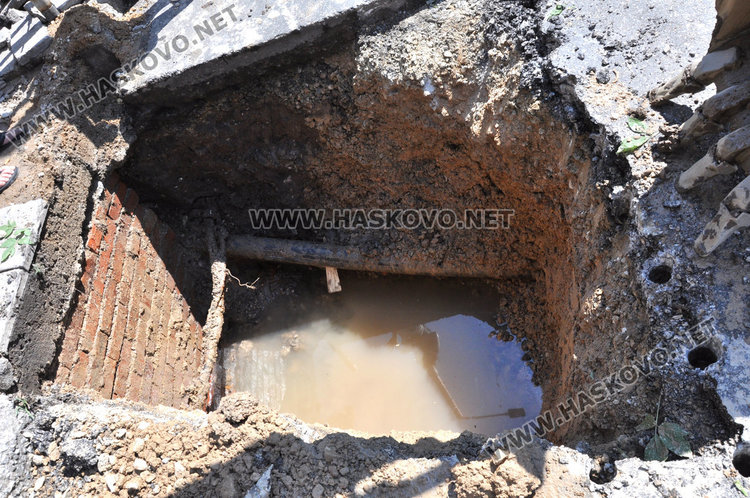 Центърът и "Раковски" пак без вода заради авария