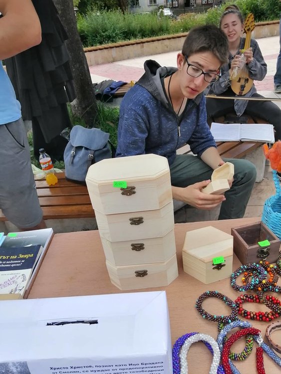 Как се изкарват хиляда лева на пътя за три часа? С хора и сърце, влезте и вие в каузата