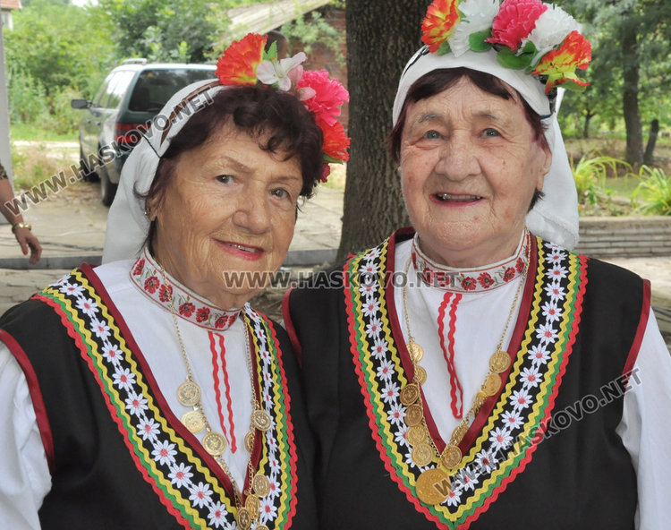 Певци и танцьори показаха красотата на фолклора в третия събор „Орловски напеви”