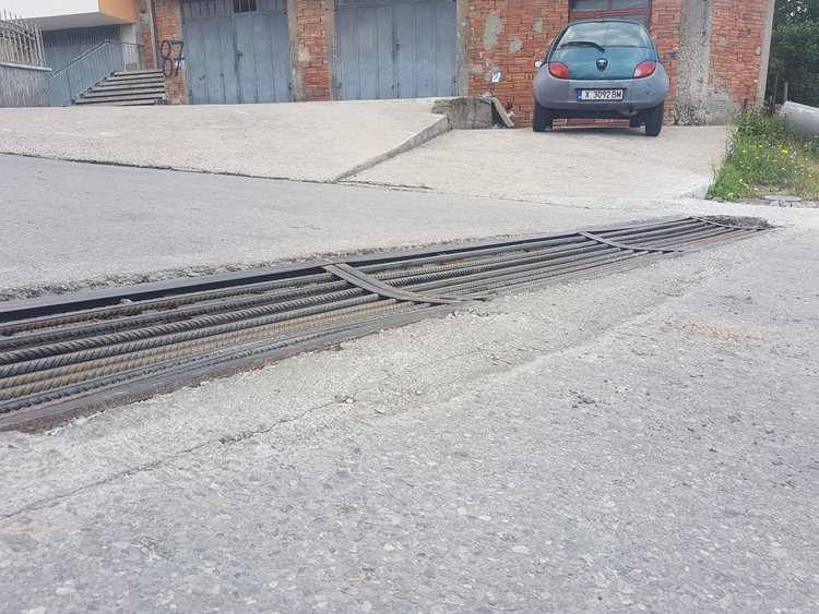 Читател: Пропадна нов отводнителен канал в „Червена стена” 