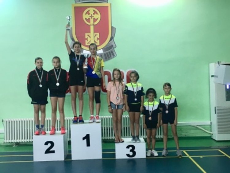 7 хасковски бадминтонисти с медали от Международния турнир в „Спартак”