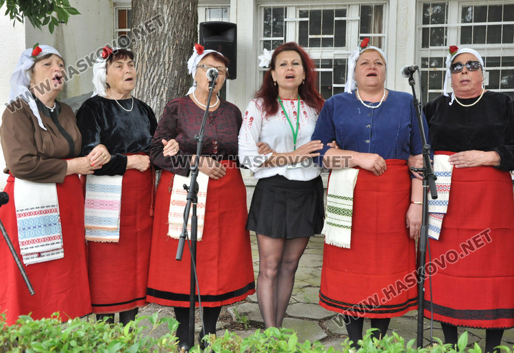 Певци и танцьори показаха красотата на фолклора в третия събор „Орловски напеви”