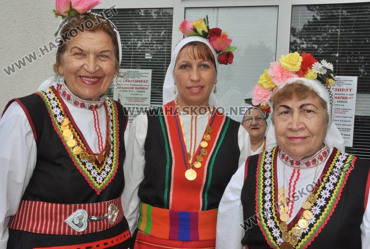 Певци и танцьори показаха красотата на фолклора в третия събор „Орловски напеви”
