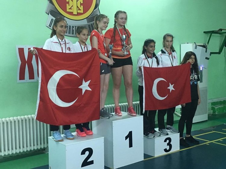 7 хасковски бадминтонисти с медали от Международния турнир в „Спартак”