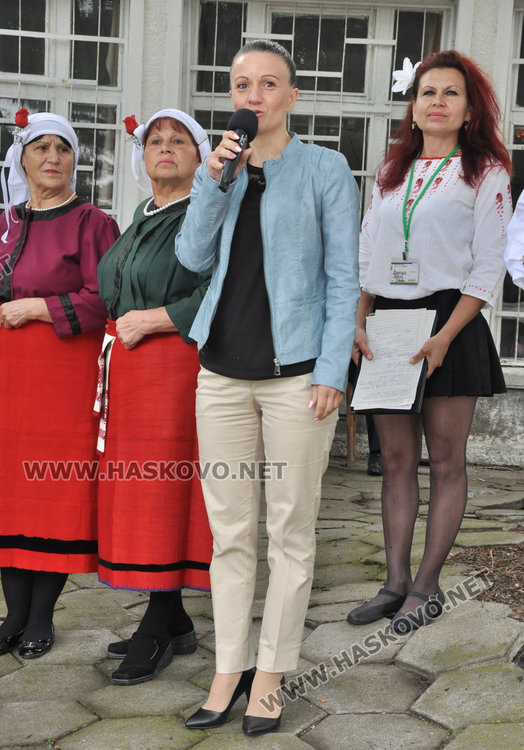 Певци и танцьори показаха красотата на фолклора в третия събор „Орловски напеви”