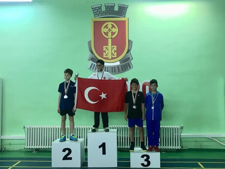 7 хасковски бадминтонисти с медали от Международния турнир в „Спартак”