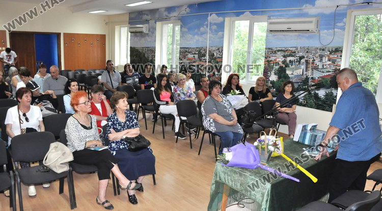 Михаил Ангелов-Марсов представи "Пътеки към душата"