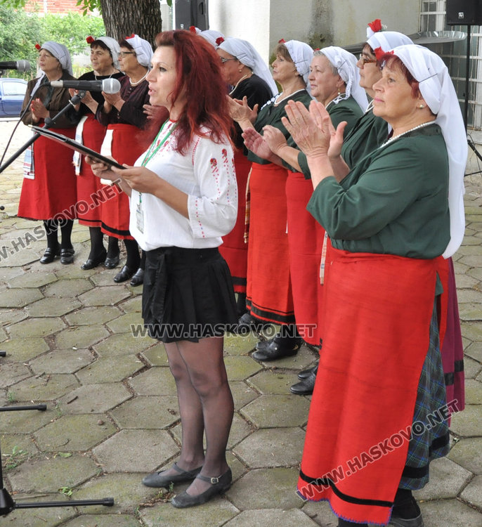 Певци и танцьори показаха красотата на фолклора в третия събор „Орловски напеви”