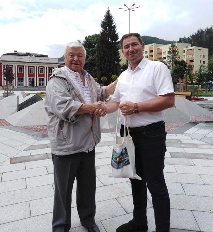 Милионерът Шефкет Чападжиев обсъди бъдещето на родния Мадан с кмета на Общината